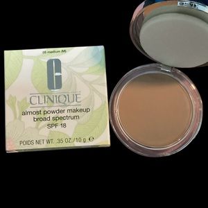 CLINIQUE ALMOST POWDER MAKEUP